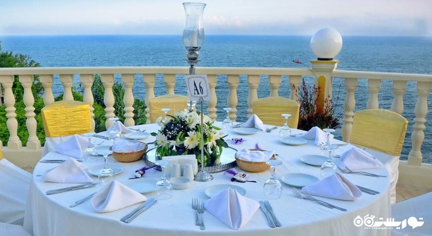 رستوران فضای باز هتل